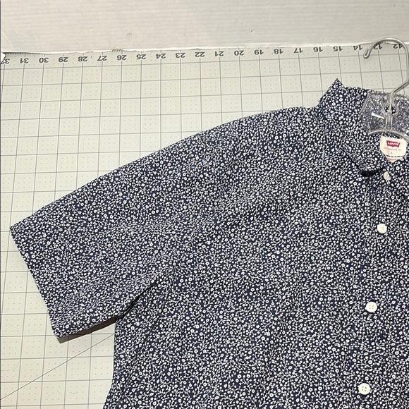 Levi's Blue and White Casual Button Down Shirt Relaxed Fit - Picture 5 of 10